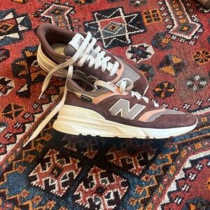 Unisex New Balance Classics 997R Side 7.5 M or 9 W